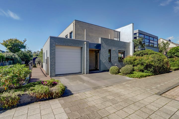 Foto 1 van Zwanendreef 1