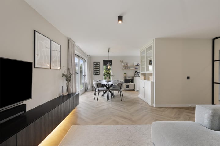 Foto 18 van Notaris d'Aumerielaan 1