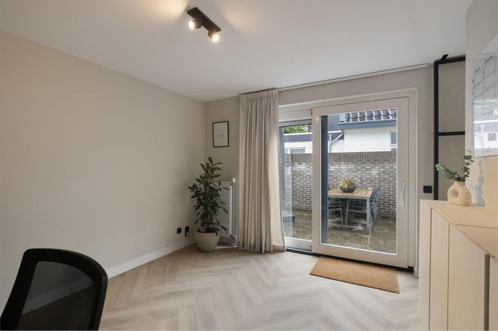 Foto 27 van Notaris d'Aumerielaan 1