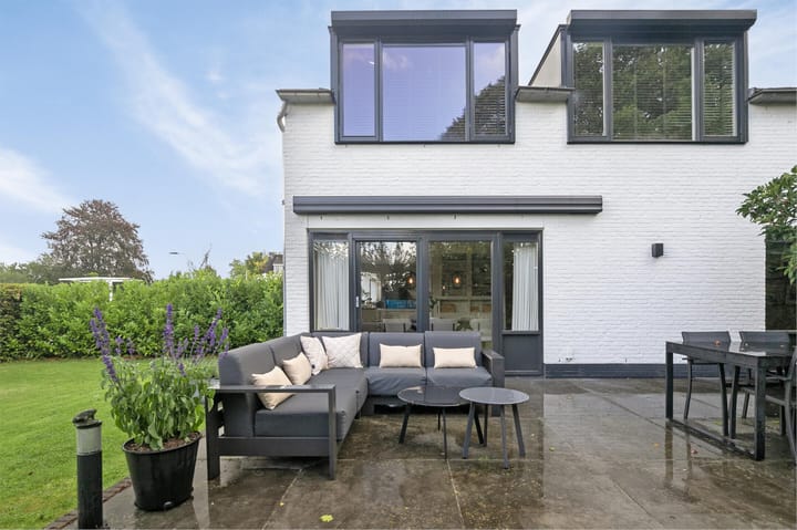 Foto 43 van Notaris d'Aumerielaan 1