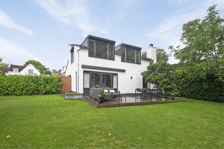 Foto 44 van Notaris d'Aumerielaan 1