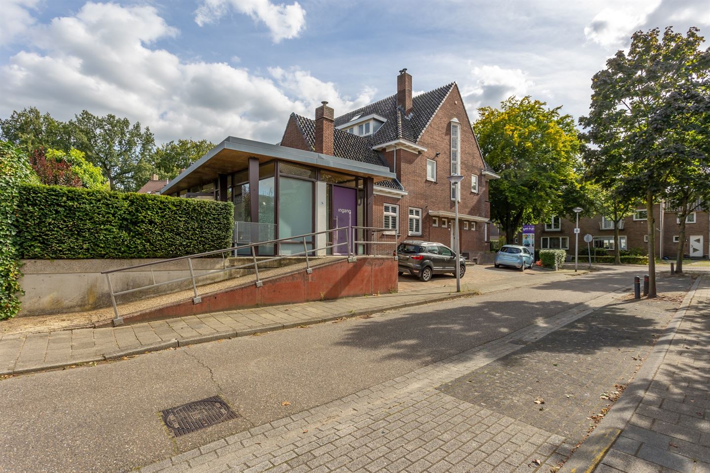 Bekijk foto 4 van Gouverneur van Hövellstraat 14