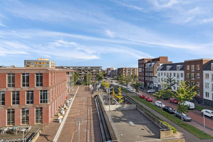 Bekijk foto 23 van Oostenrijkstraat 38