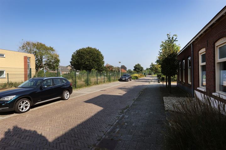 Bekijk foto 43 van Parallelweg 10