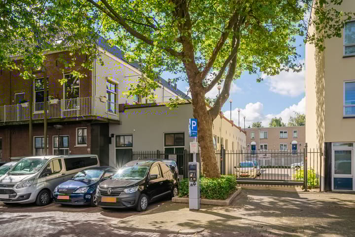 Foto 36 van Weeshuisplein 12