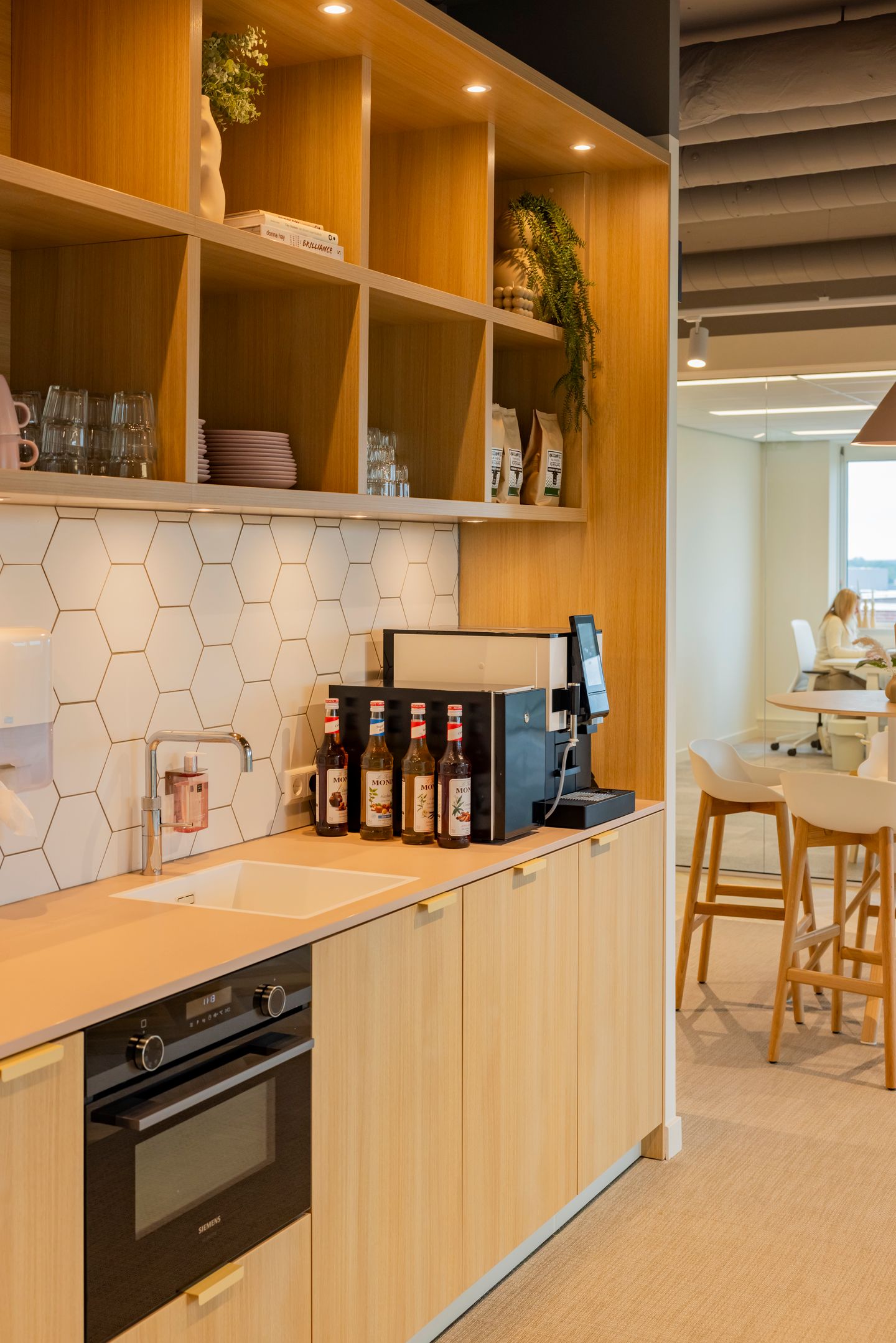 View photo 3 of Baron van Nagellstraat 136