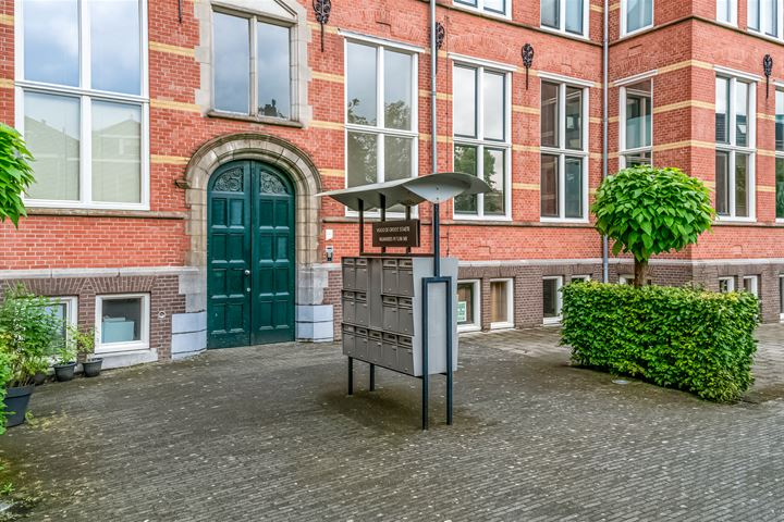 Bekijk foto 43 van Hugo de Grootstraat 111