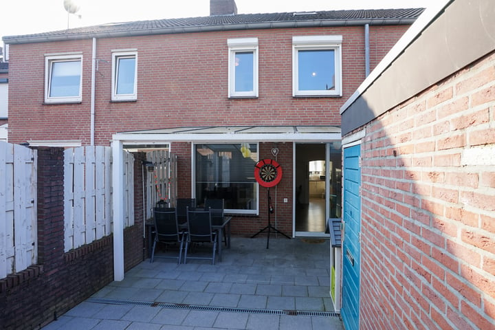 Bekijk foto 23 van Troereberg 18