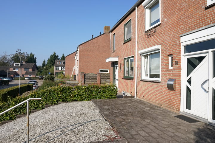 Bekijk foto 26 van Troereberg 18