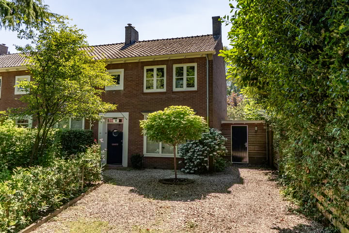 Bekijk foto 1 van Koekoeklaan 4