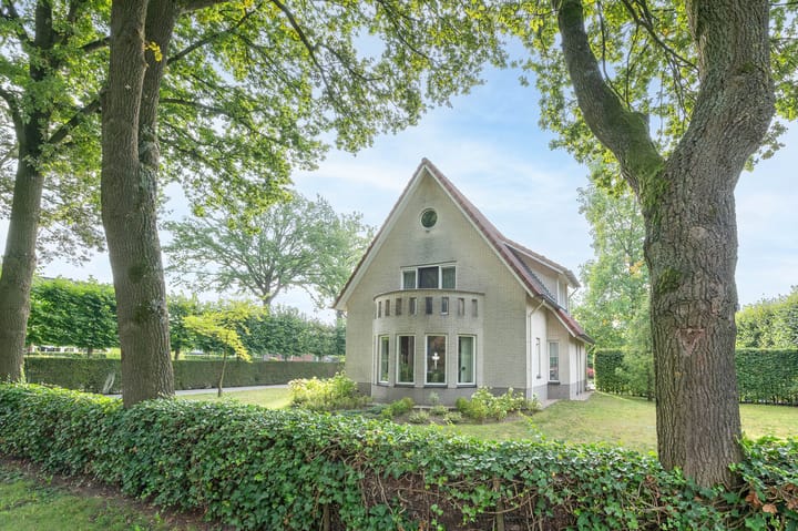 Photo 33 of Deventerstraat 548