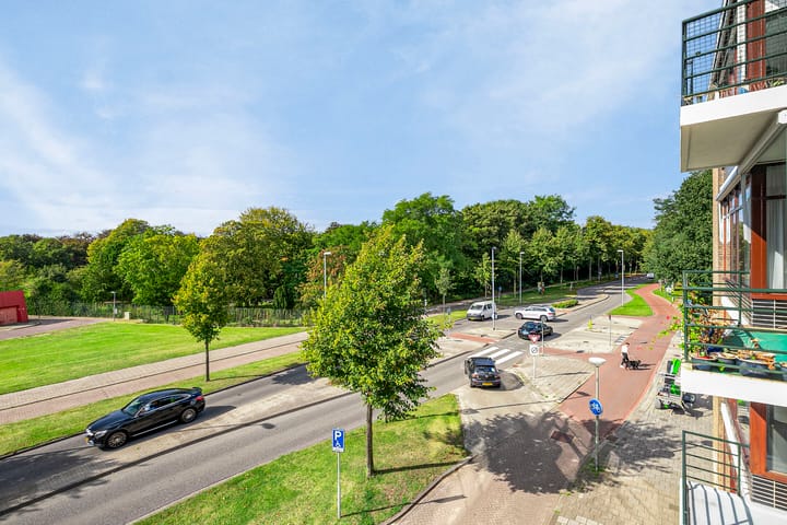 Foto 16 van Burgemeester Van Haarenlaan 1405