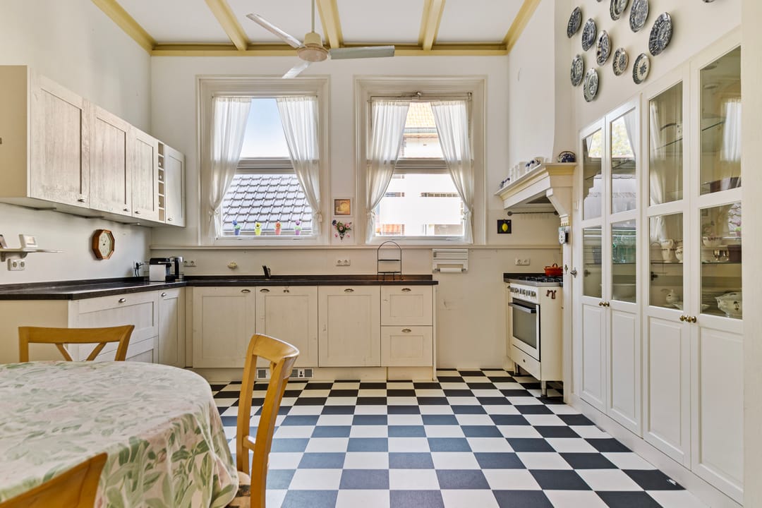 Photo 8 of Stationsweg 7