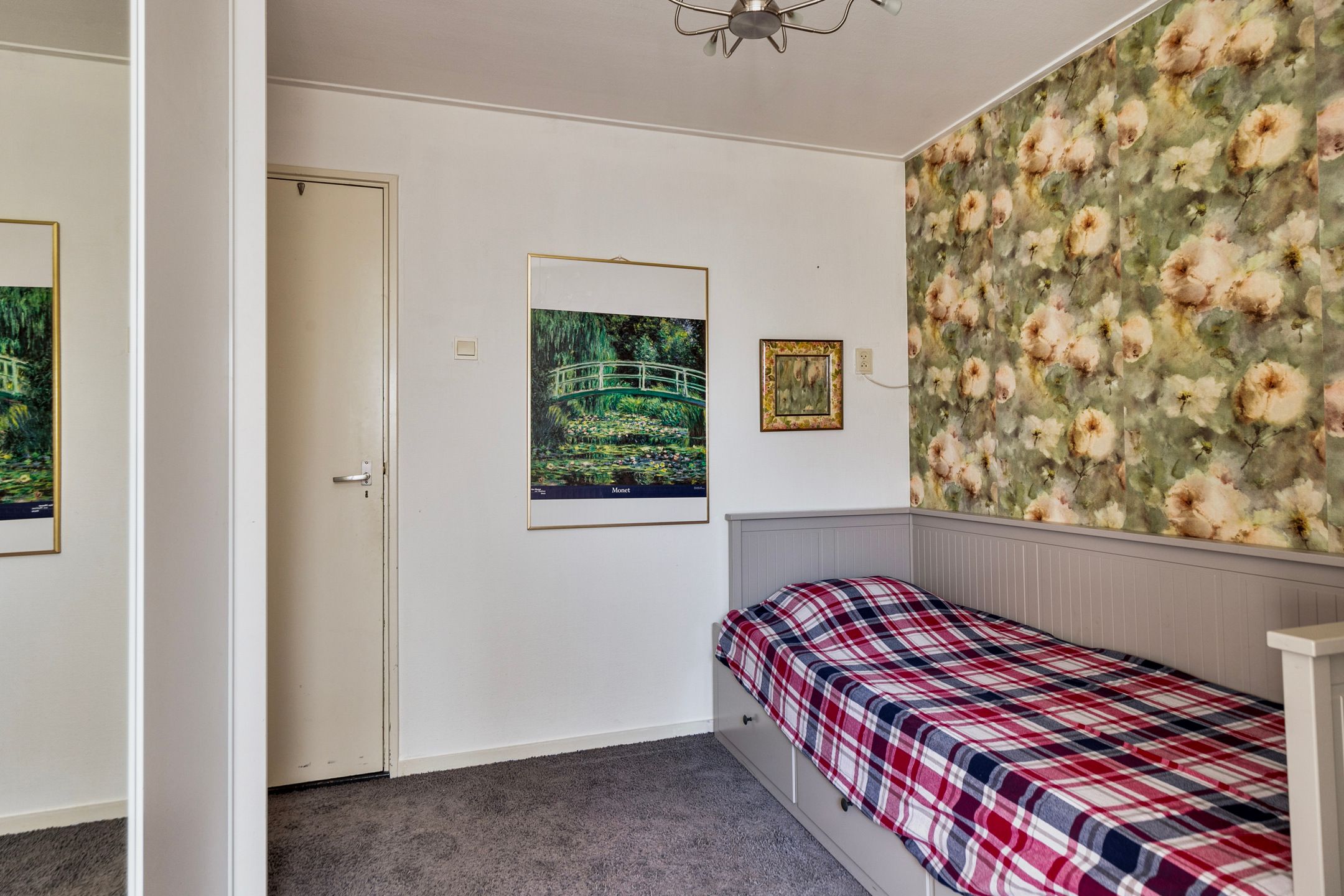 Photo 36 of Stationsweg 7