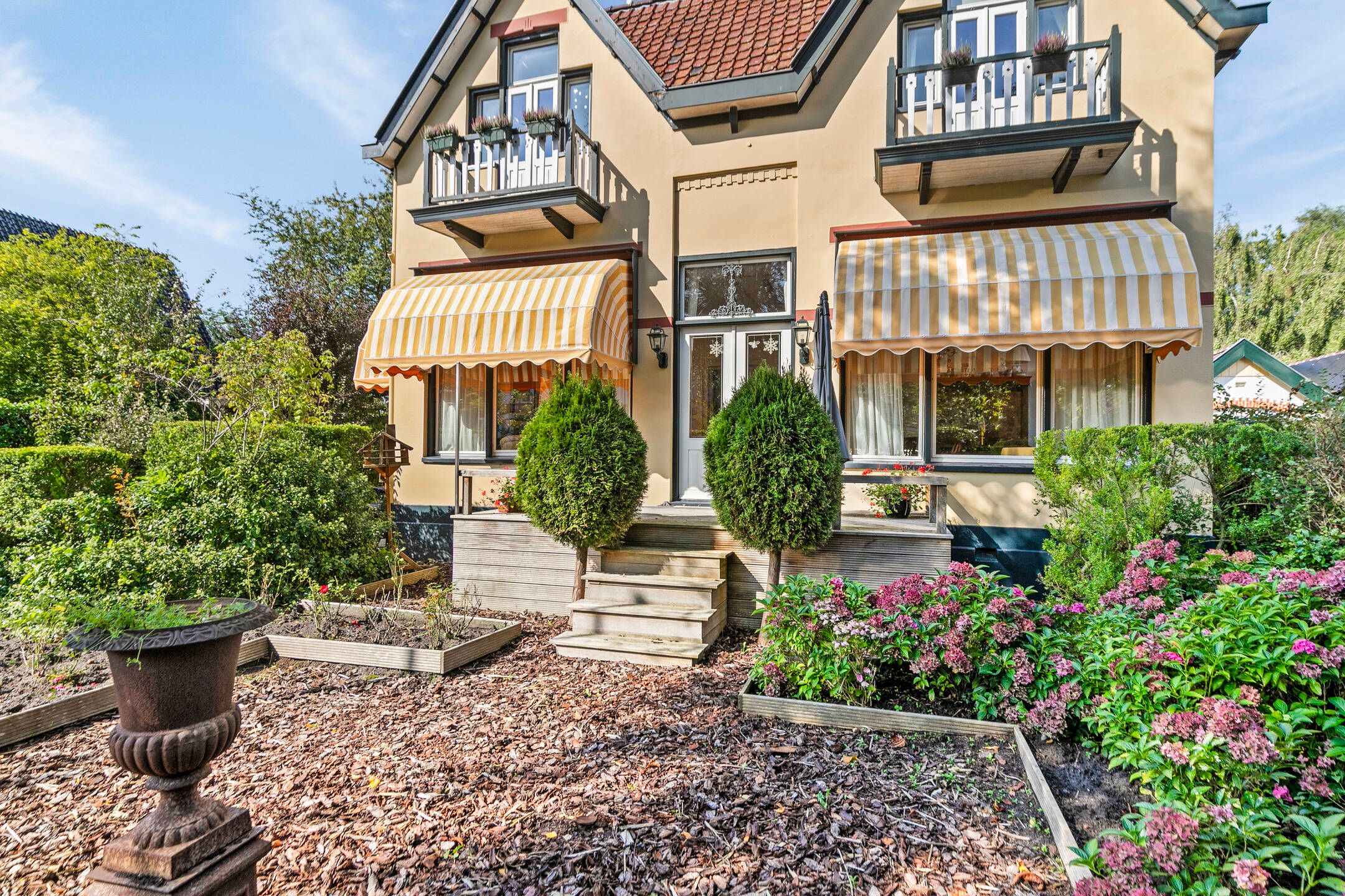 Photo 42 of Stationsweg 7