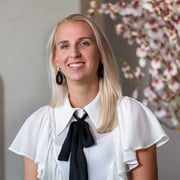 Sharon van den Berg - NVM Assistant Real Estate Agent