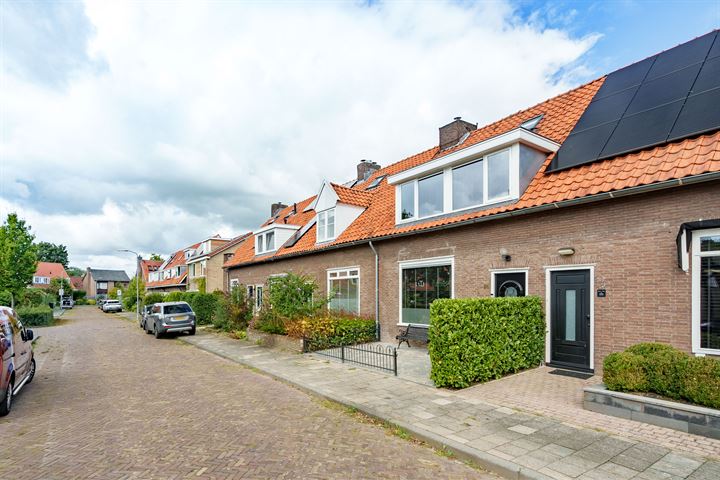 Bekijk foto 2 van Sumatrastraat 16