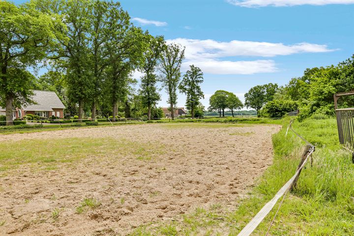 Bekijk foto 30 van Europaweg 329