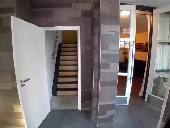 Photo 4 of Kruizebroederstraat 25