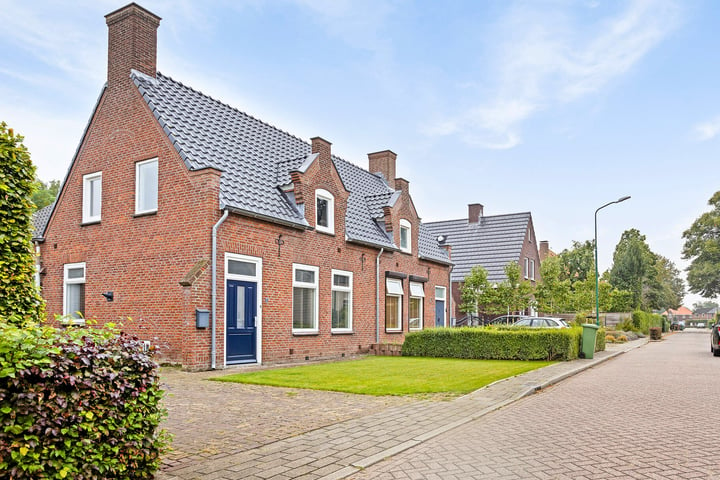 Bekijk foto 38 van Vloetsestraat 6