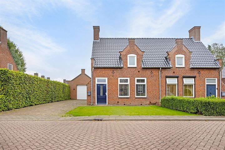 Bekijk foto 39 van Vloetsestraat 6