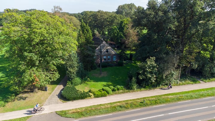 Photo 18 of Gronausestraat 319