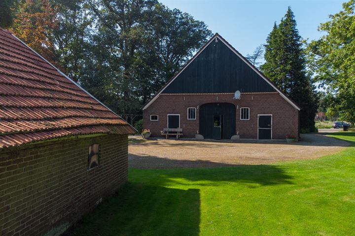 Bekijk foto 32 van Gronausestraat 319