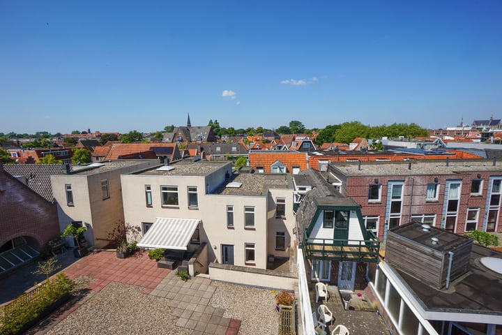 View photo 4 of Bloemstraat 45