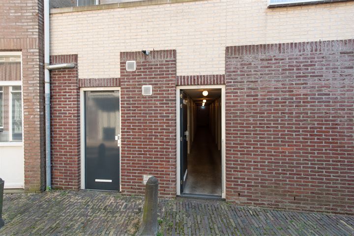 View photo 40 of Bloemstraat 45