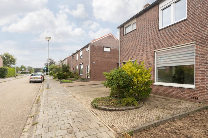 Bekijk foto 4 van Leentstraat 15