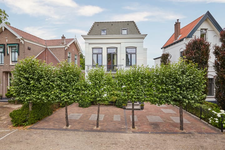 Photo 1 of Zeestraat 97