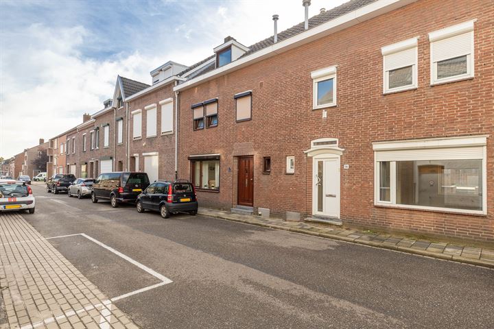 Bekijk foto 2 van Kloosterbosstraat 56