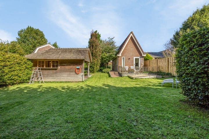 Foto 4 van Dorpsplein 9