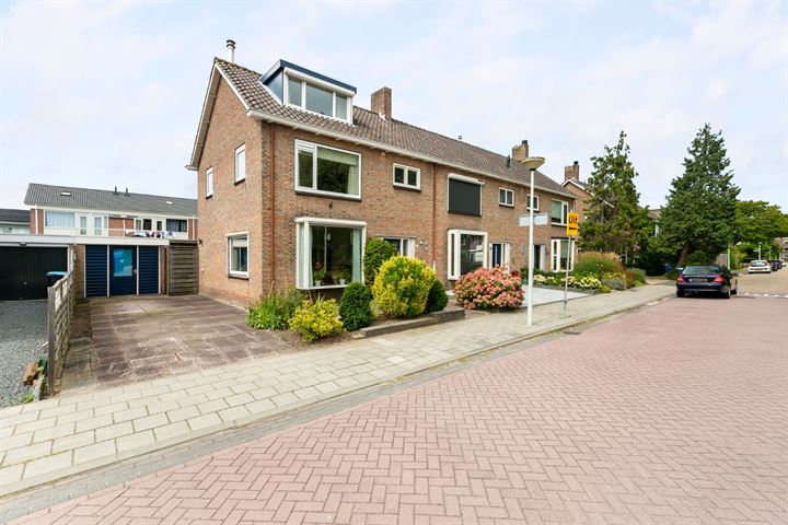 Bekijk foto 1 van Maasstraat 22