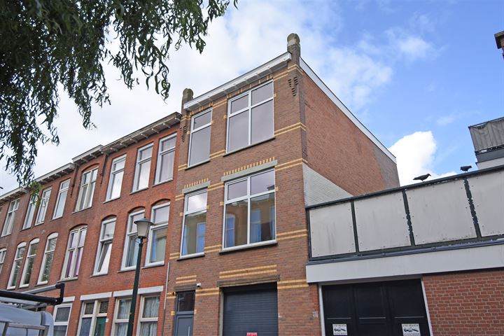 View photo of Frederik Ruyschstraat 3