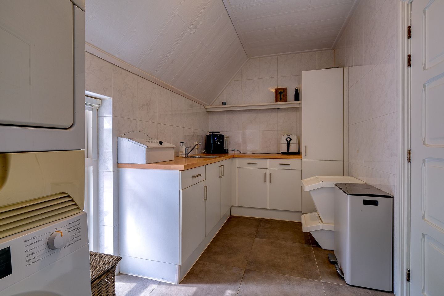 Foto 20 van Mienscheer 2-B