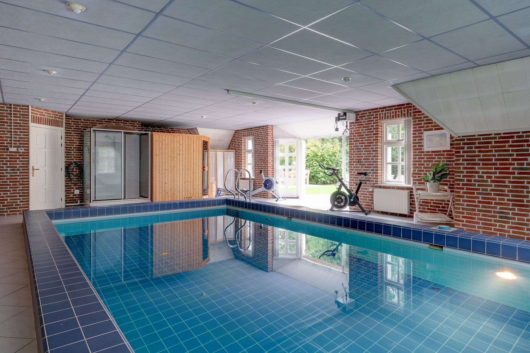 Foto 30 van Mienscheer 2-B