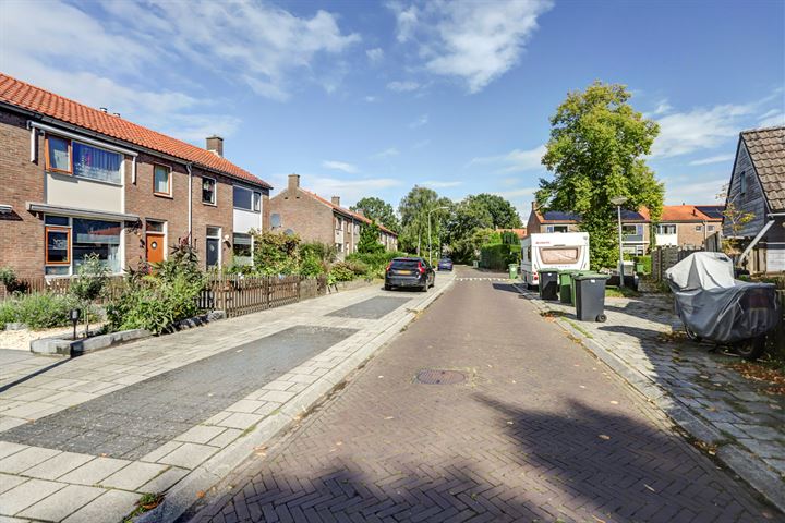 Bekijk foto 2 van Paulus Potterstraat 7