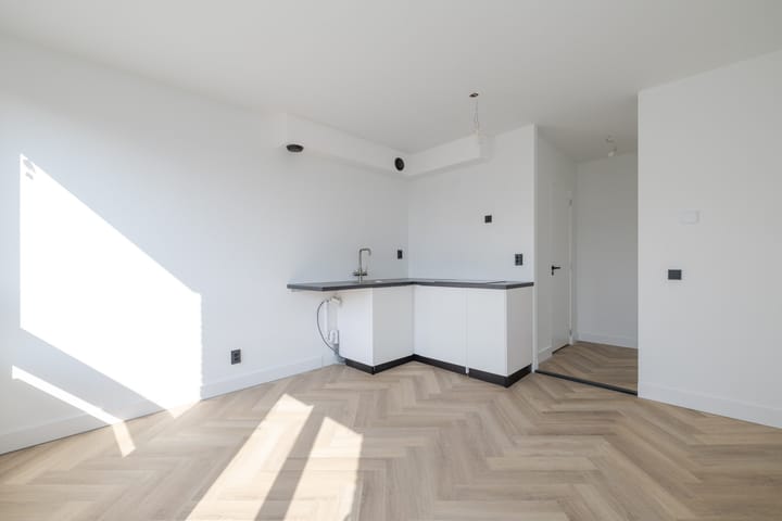 Photo 4 of Ambonstraat 54