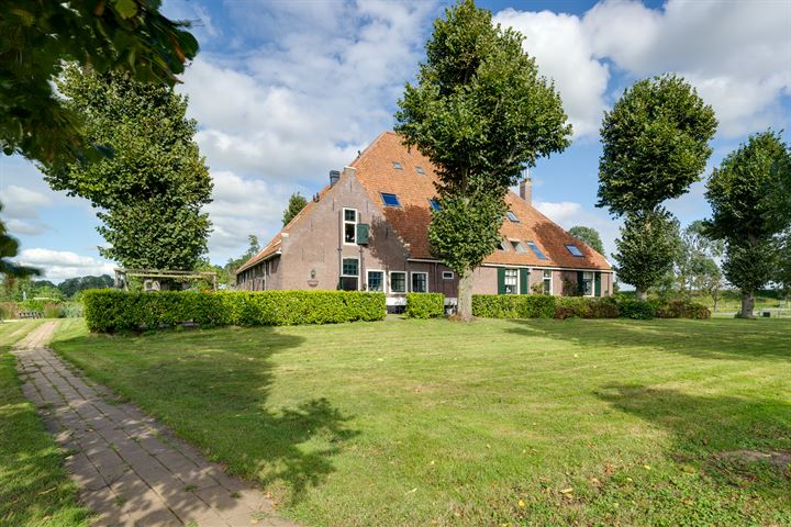 View photo 2 of Oostdijk 13-A