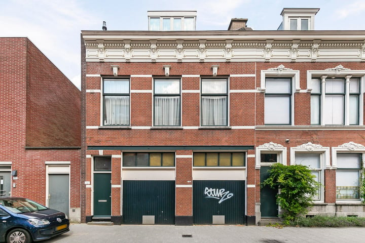 Bekijk foto 1 van Van Waerschutstraat 42-A