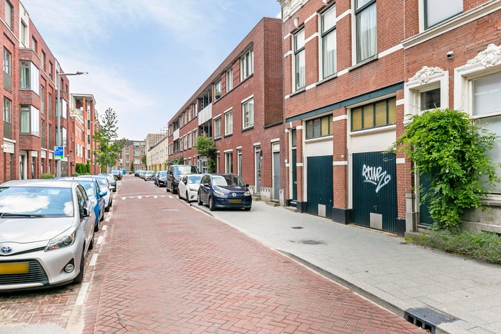 Bekijk foto 2 van Van Waerschutstraat 42-A