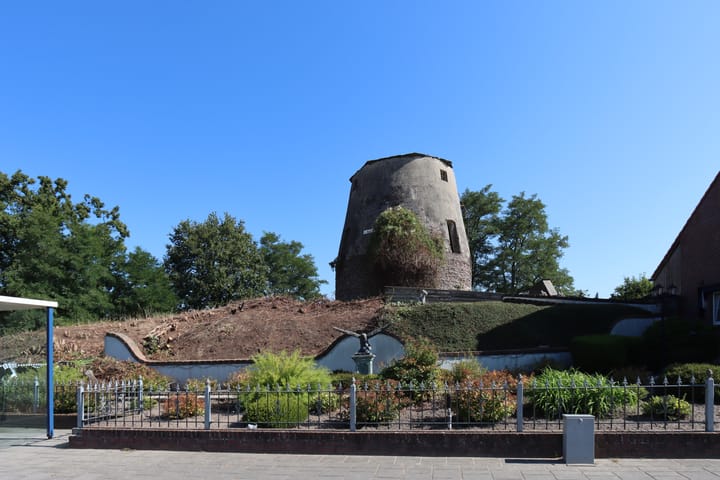 Photo 1 of Oudebaan 11