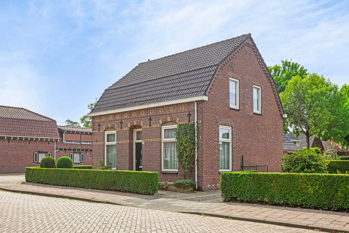 Photo 1 of Van Vroonhovenlaan 23