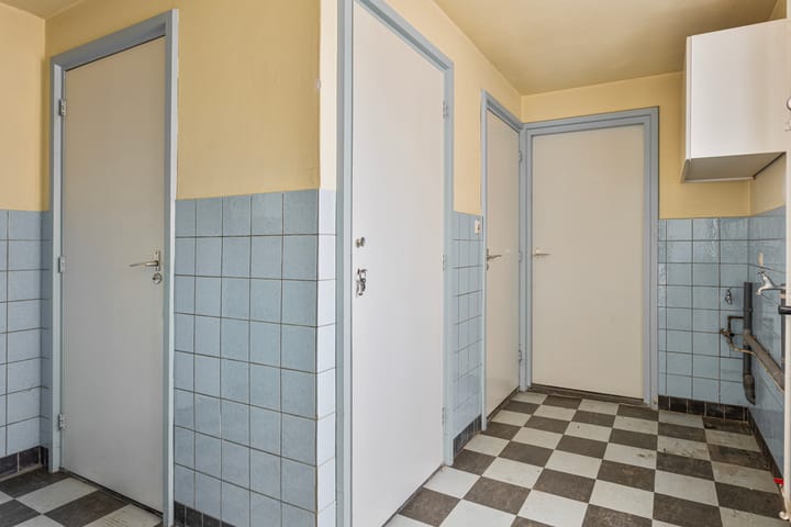 Photo 15 of Van Vroonhovenlaan 23