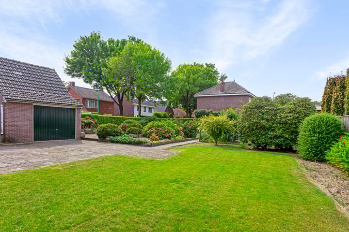 Photo 30 of Van Vroonhovenlaan 23