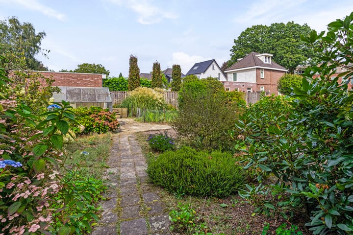 Photo 34 of Van Vroonhovenlaan 23