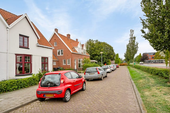 Foto 45 van Stationsweg 34