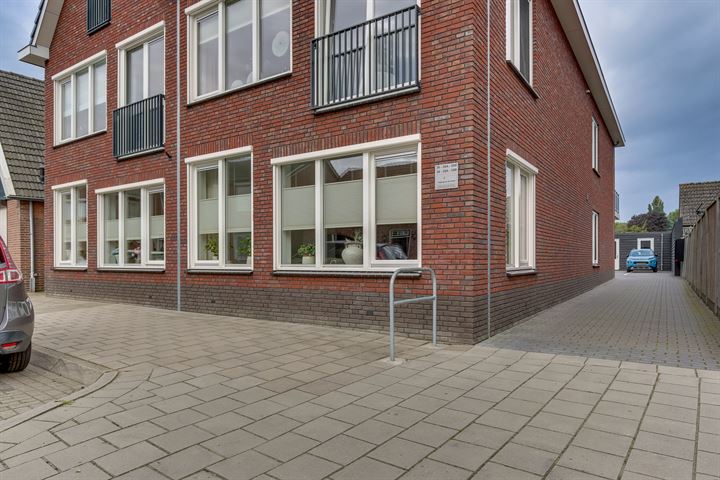 Bekijk foto 7 van Esstraat 36