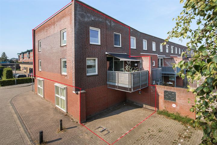 Bekijk foto 32 van Marijkestraat 54